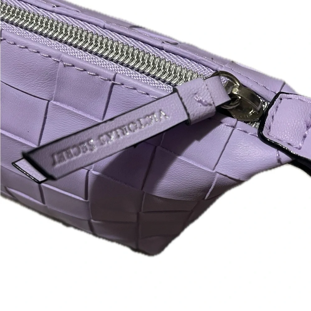 Victoria Secret Elegant Lavender Woven Women's Zip Bag